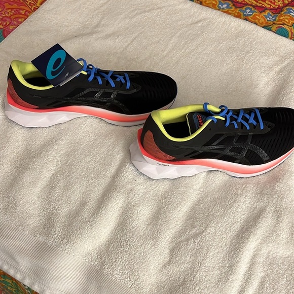 ASICS Women’s Black Athletic running Shoes - Picture 4 of 7
